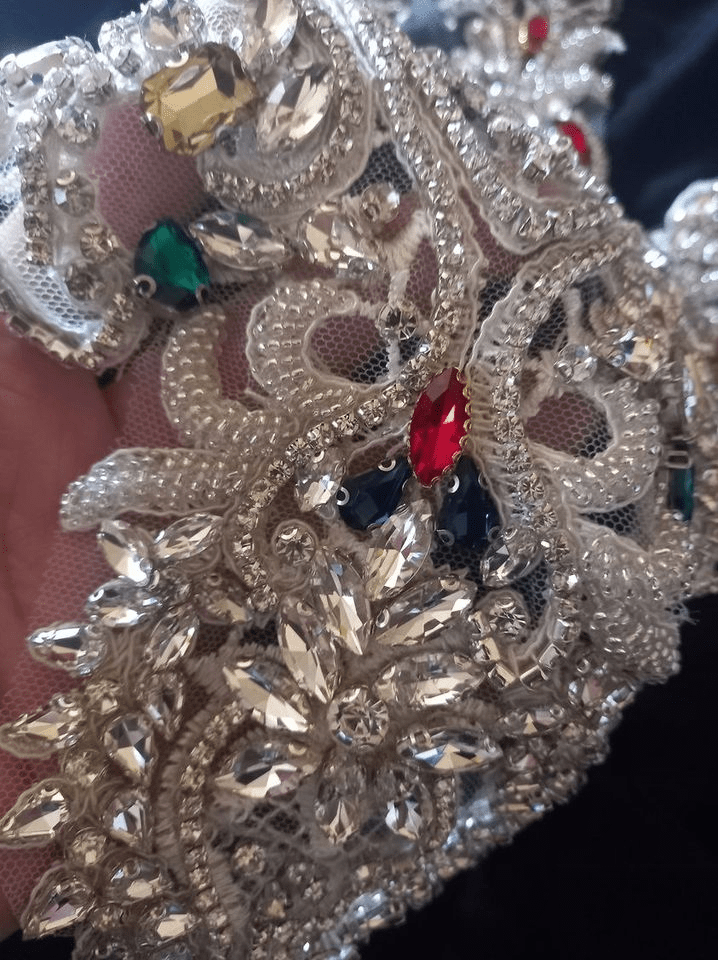 Aplicatie de cusut cu cristale din sticla 40x22cm, pentru rochie dama, lucrata manual , glass beads, glass apliques
