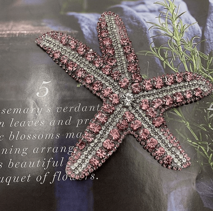 Steluta de cusut cu cristaleroz prafuit
