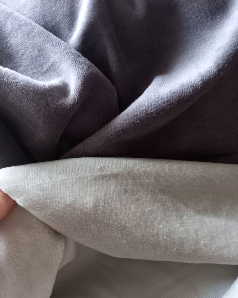 catifea din bumbac gri . Tesaturi de evenimente, rochii de seara, bluze, fuste.