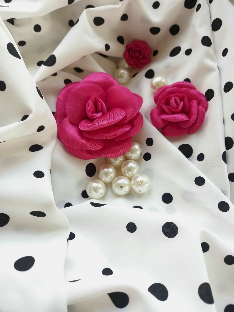 Flori de cusut culoarea fucsia