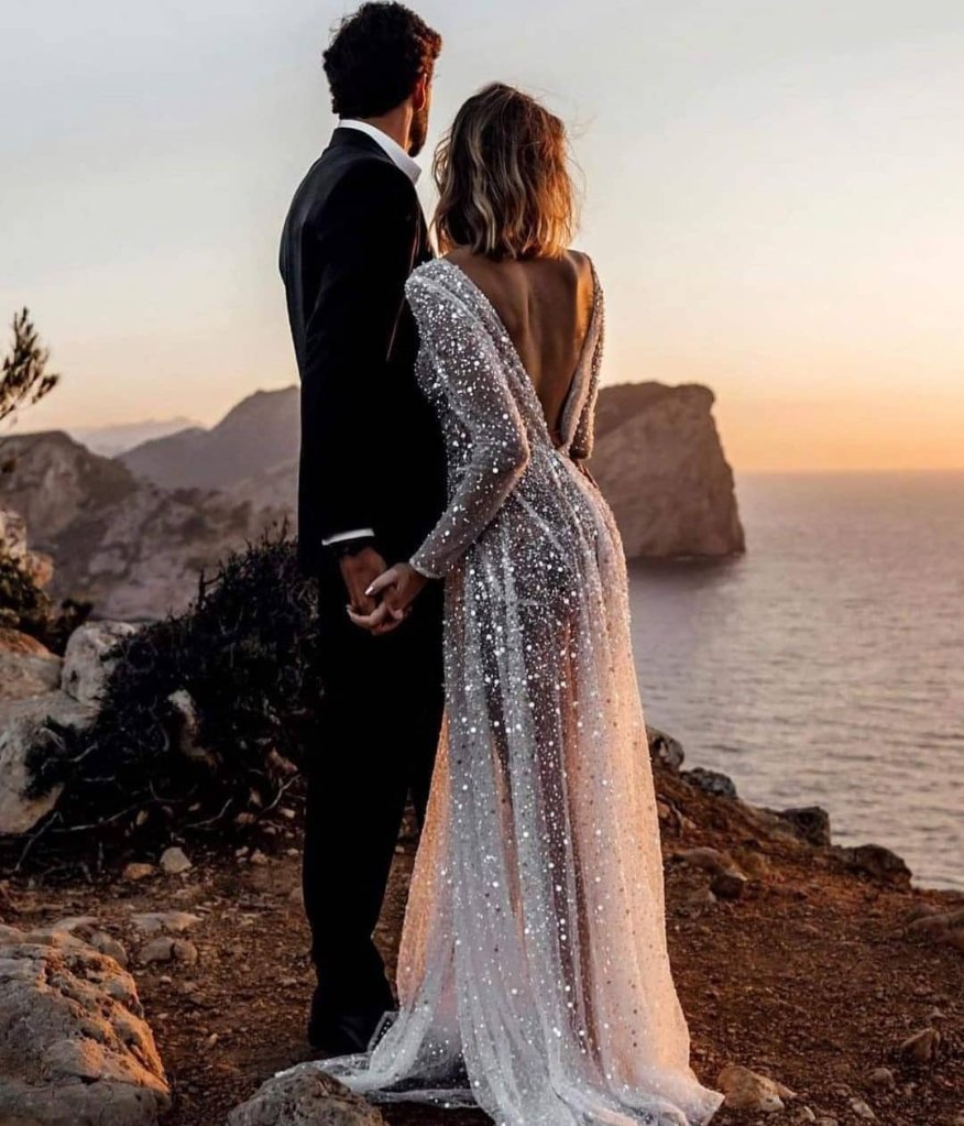 Dantela off white cu perle, 
margele si paiete, 
pentru mireasa, botez