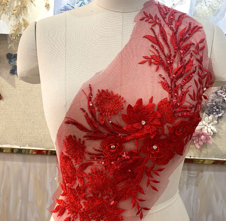  . Tesaturi de evenimente, rochii de seara, bluze, fuste.