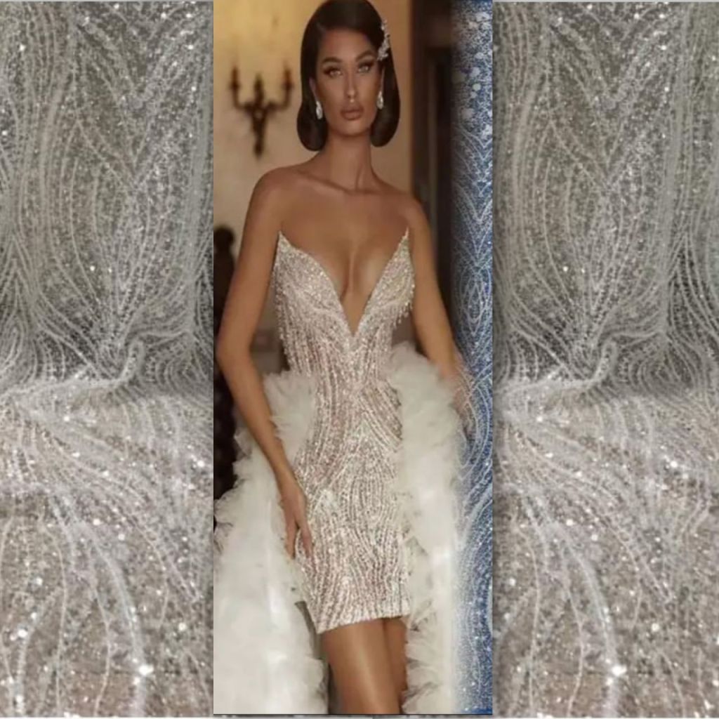 Broderie cu margele si paiete pe toata suprafata  foarte des
720 lei m