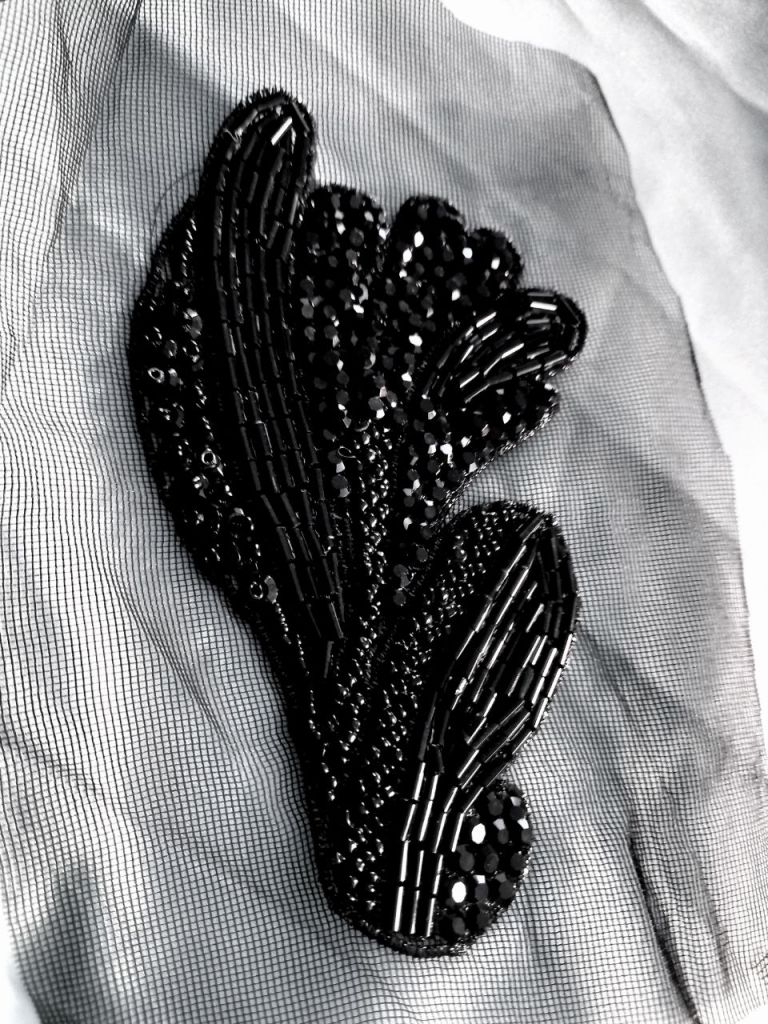 Aplicatie cu cristale pe negru
, lucrata manual, black glass beads, glass sew apliques