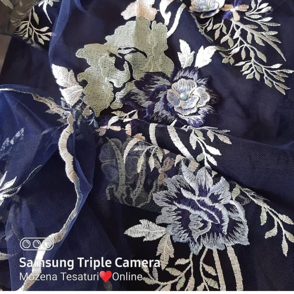 Broderie albastru cu beu decupabila 
