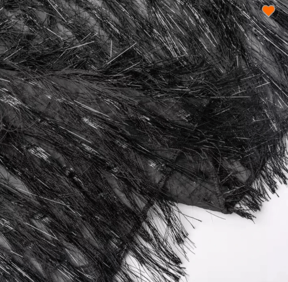 organza neagra cu franjuri . Tesaturi de evenimente, rochii de seara, bluze, fuste.