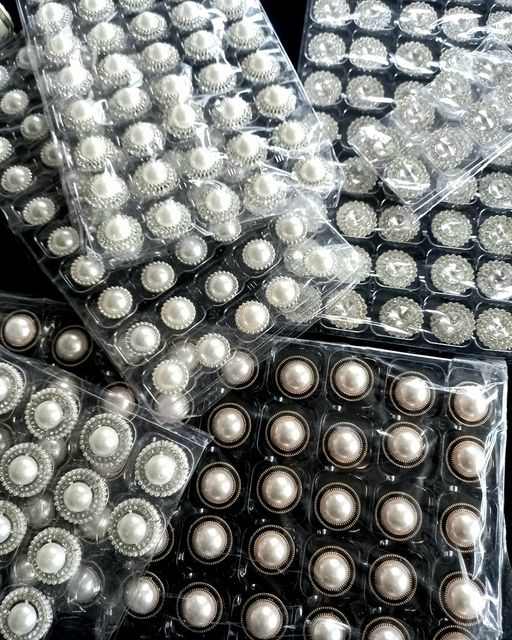 Nasturi cu perle, buttons
