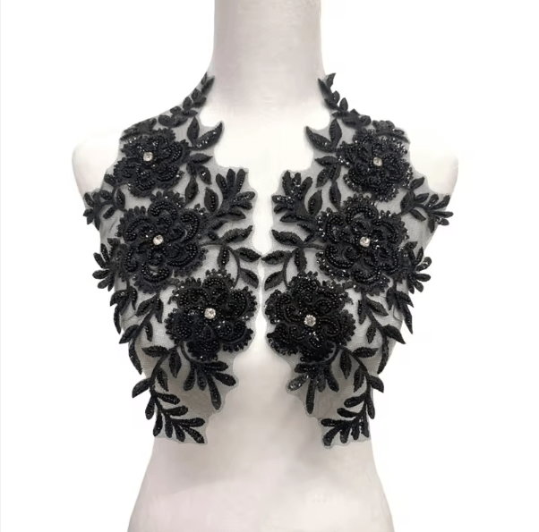 Flori negre de cusut
