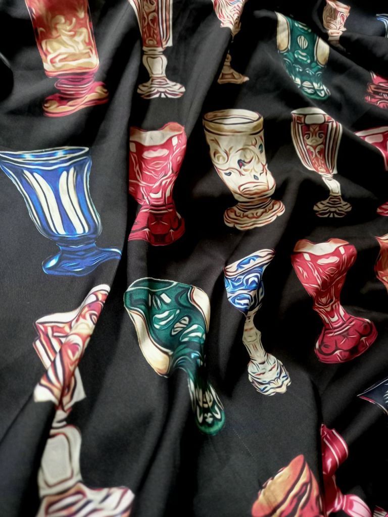 matasica . Tesaturi de evenimente, rochii de seara, bluze, fuste.