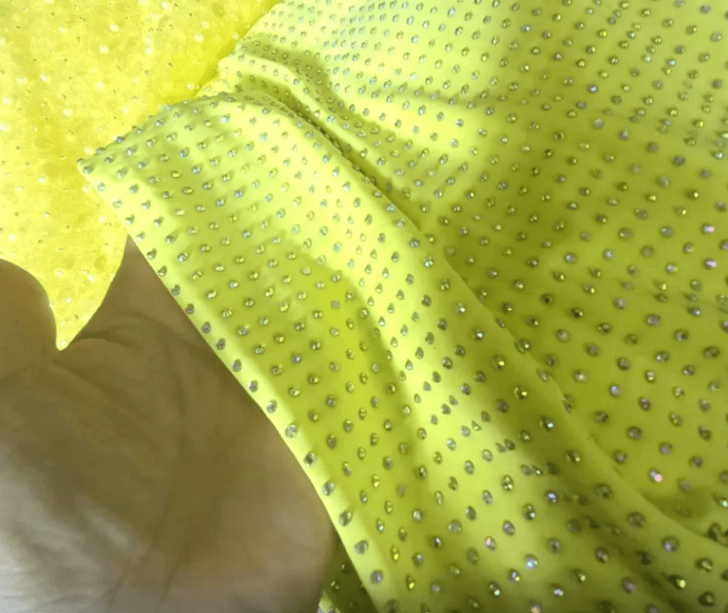 licra cu strasuri, materiale textile online . Tesaturi de evenimente, rochii de seara, bluze, fuste.