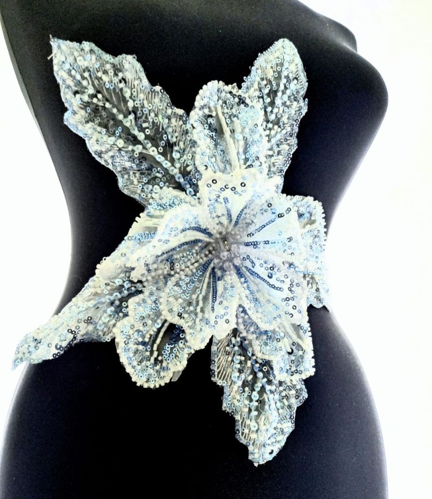 Aplicatie din margele, 30cm,
 pe bej, rosu, bleu