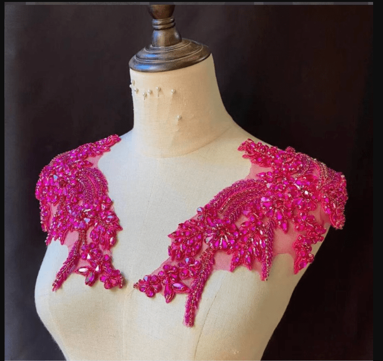 Aplicatii cu cristale magenta, 30x18cm, lucrata manual, lace fabric glass beads, glass apliques
