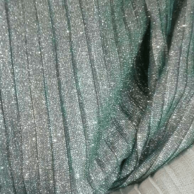 prisat cu sclipici, materiale textile . Tesaturi de evenimente, rochii de seara, bluze, fuste.