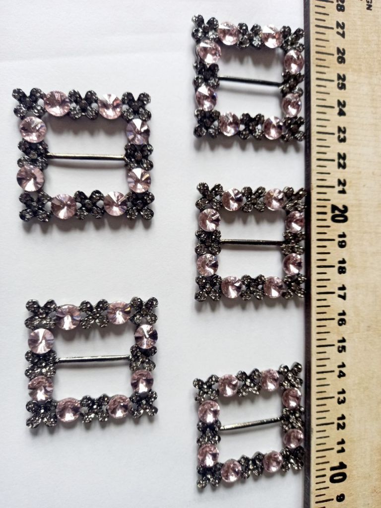 Catarama cu cristale roz 
