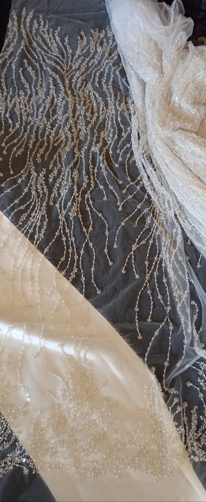 Broderie cu perle si margele 
ivoar deshis, Broderii premium. Calitate Superioara. Broderii exclusive., nunta, mireasa, botez.