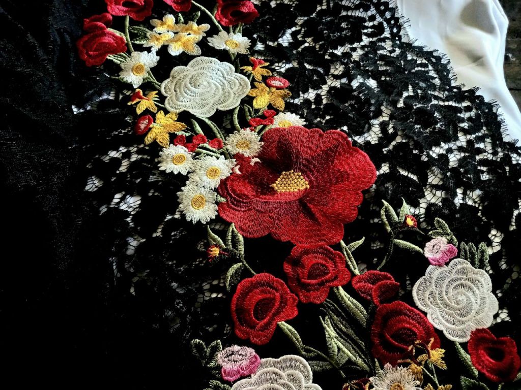 Aplicatii cu maci, set 5 buc 1 mare 73x30cm si 4 mici., 299 lei/ set