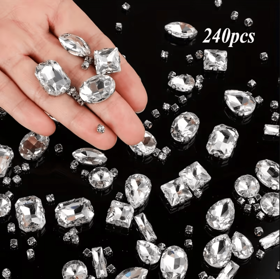 Cristale de cusut din sticla transparenta, 240 buc /60 lei
