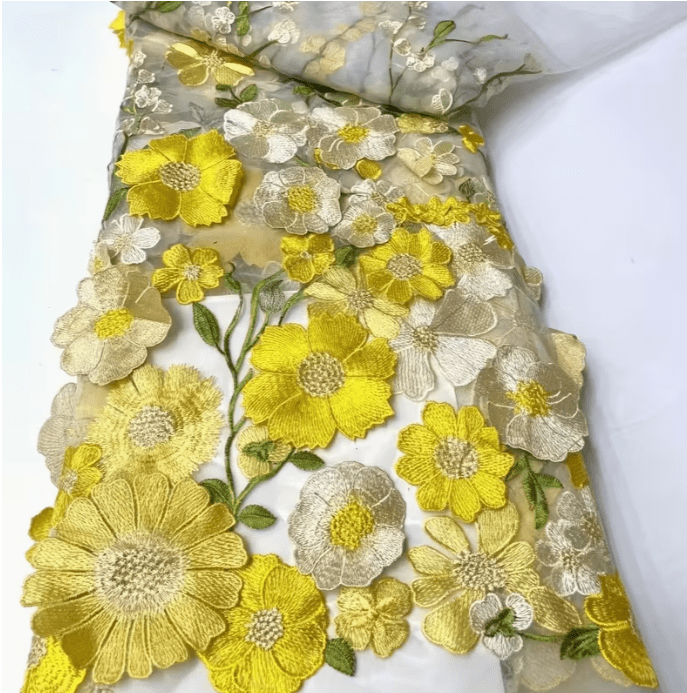 Dantela cu flori 3D, la comanda