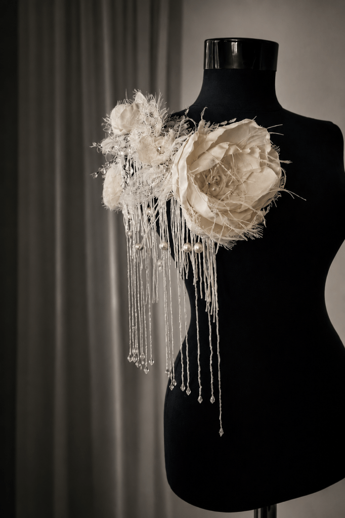 aplicatie de cusut cu flori 3d si franjuri. Luxury wedding Dress silver bodice appliqués. Luxury wedding Dress  appliqués with pearls, sparkling crystals and couture craftsmanship. ✨ HandMade 🌍 Worldwide shipping #bridalfashion #eveninggown #couturedetails